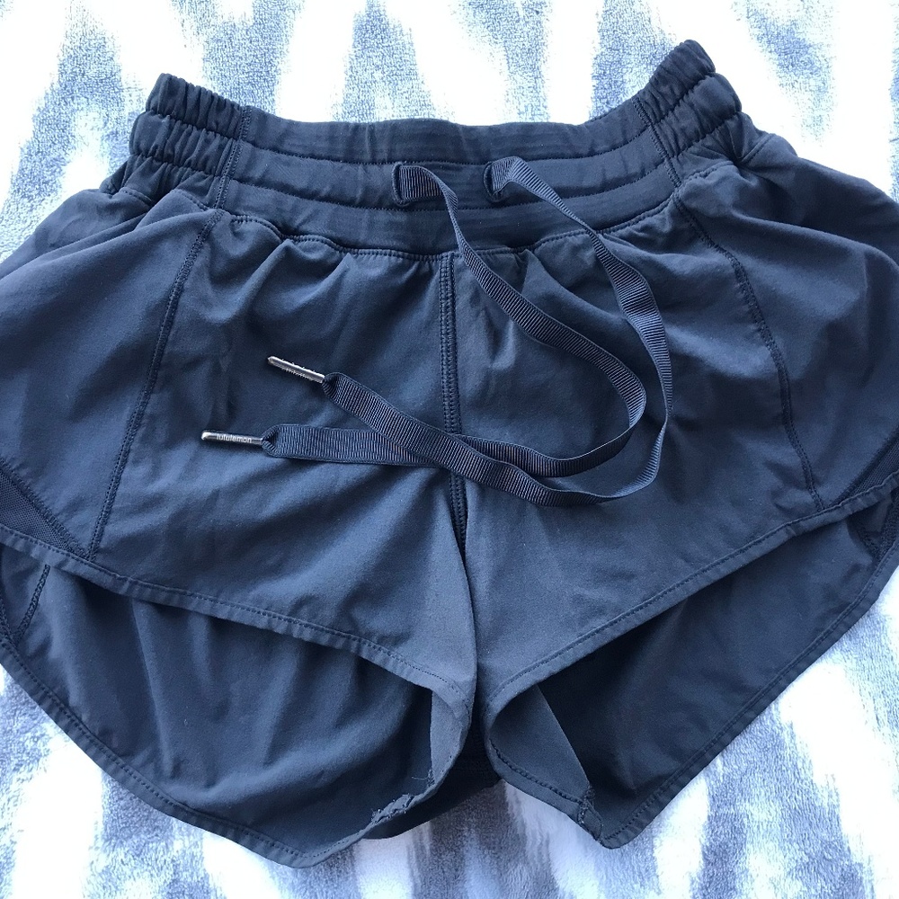 lululemon Hotty Hot Short  2.5"